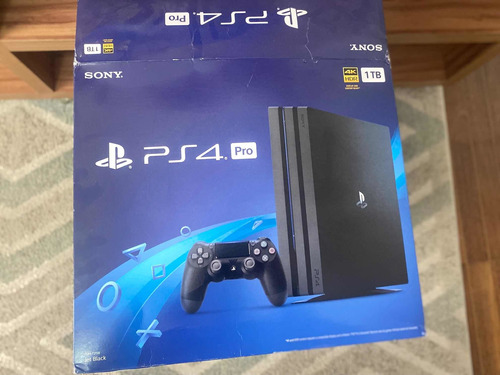 Playstation 4 Pro 1tb -  Fifa 2019 (disco) + 4 Controles***