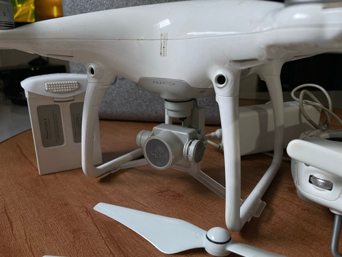 Drone Dji Phantom 4 Advanced Com Câmera 4k  1 Bateria