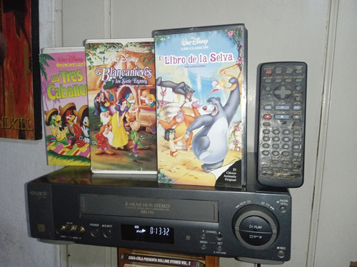 Videocasetera Vhs + Ctrol Remoto + Películas Disney Funciona