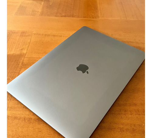 Macbook Pro 15, Corei9 32gb, 1tb Ssd - Radeon Pro 560x