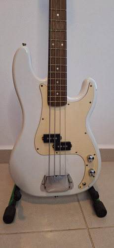 Baixo Squier P Bass California Captadores Malagoli Custom 51