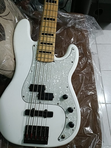 Squier By Fender Precision Bass Upgrade Pastillas Bartolini 