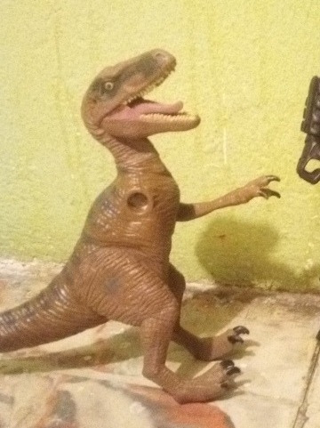 Figura  Velociraptor Para Reparar 