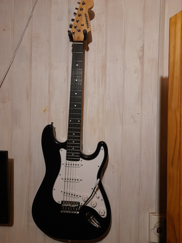 Guitarra Electrica Freeman + Set De Cuerdas