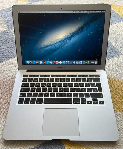 Macbook Air 13.3 A1466 Apple Laptop Intel Core I5 2014
