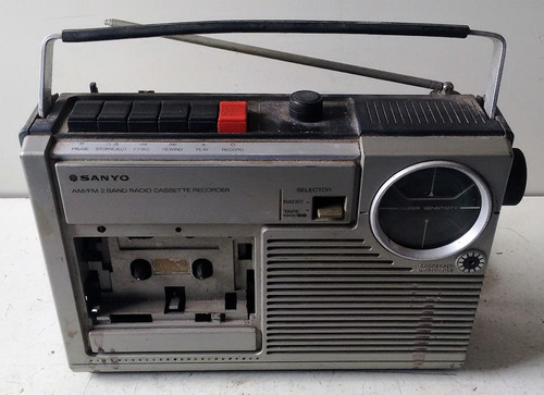 Rádio Cassete Sanyo - M 2402-2f - Ver Descrição