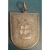 Medalla Escuela Argentina Modelo 1918 Fragata Barco Naval