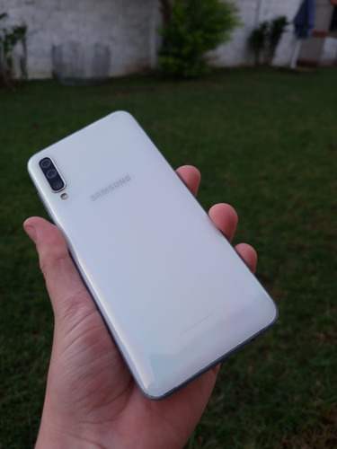 Samsung Galaxy A50 96 Gb Blanco 4 Gb Ram (funda Incluida)