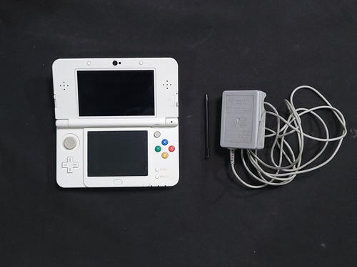 New Nintendo 3ds Chico Blanco + Plates Super Mario