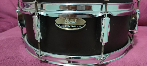 Caixa Pearl 14x5,5 Limited Edition Semi Nova.