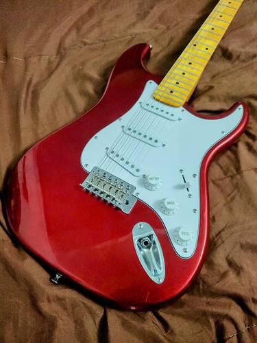 Guitarra Estilo Fender Stratocaster 