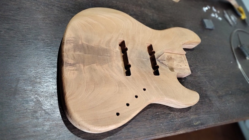 Corpo Baixo 5 Cordas Mogno/cedro Luthier 