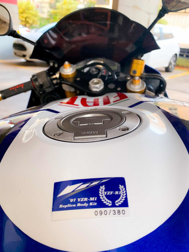 YAMAHA YZF R1