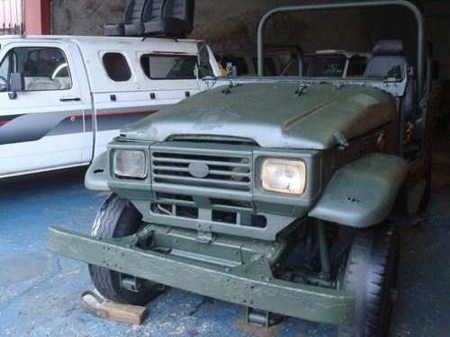 JIPE MILITAR TOYOTA BANDEIRANTE ANO 99 FALTANDO PARA REFORMA