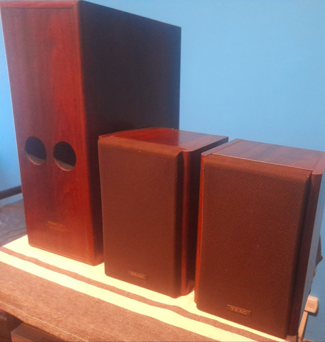 2 Parlantes Y 1 Subwoofer Teac - Impecables