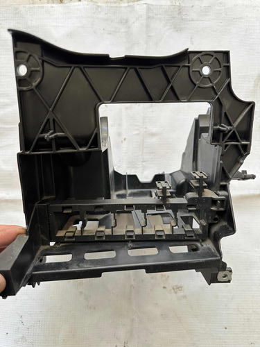 Soporte Caja De Fusibles Vw Bora 2.5 Bora/jetta 2005-2010