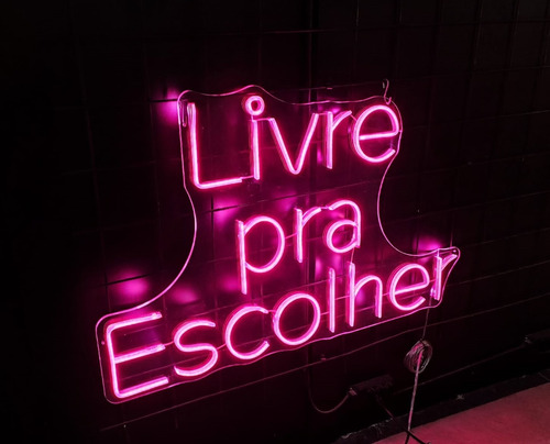 Placa Lumen Neonled Liberdade - Livre Pra Escolher - 50x80cm