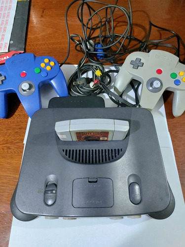 Nintendo 64 Com Dois Controles Cabo Av  E Um Jogo Mortal Kombat Trilogy Original Voltagem 110v..