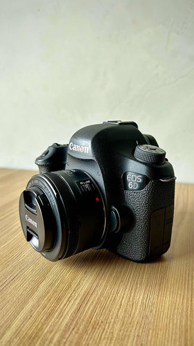 Canon 6d Eos Seminova (+ Lente Cânon 50mm 1.8)