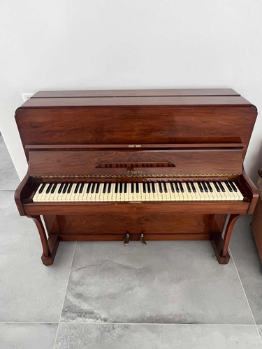 Piano Vertical Leswein C1960