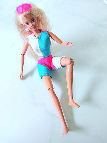 Muñeca Barbie Del 2000 Articulada Con Ropa De Gimnasio 