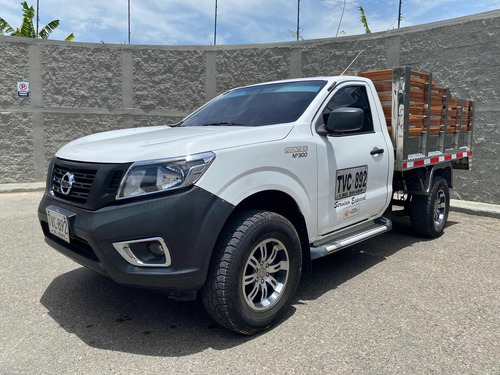 Nissan Np300 Frontier Estacas