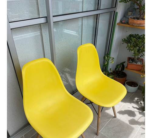 2 Sillas Estilo Eames Amarillas