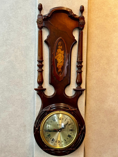 Reloj Estilo Antiguo Con Detalles De Marquetería Año 1970 