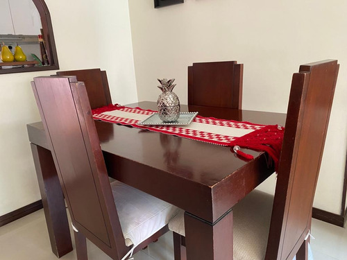 Comedor En Madera 4 Puestos- Incluye Adorno De Mesa 