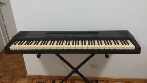 Piano Roland Ep85