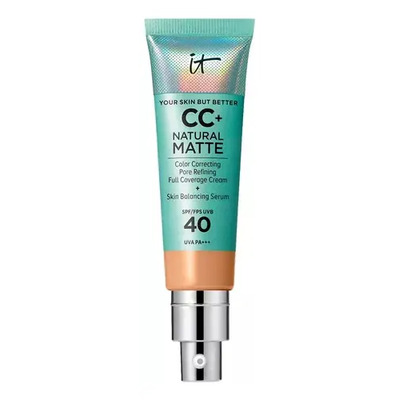 It Cosmetics CC+ Natural Matte - CC Cream Base de Maquillaje 7 en 1 con Protector Solar FPS 40 Cobertura Completa para Piel Grasa, Acabado Mate, Control de Brillo, 32 ml, Neutral Tan | Meses sin interés