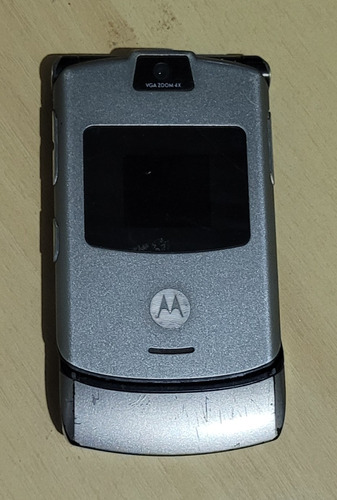 Celular Antigo Motorola V3 No Estado Sem Testes(sem Bateria)