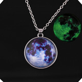 Collar Dije Luna Llena Luminoso Luz Brillante En Oscuridad