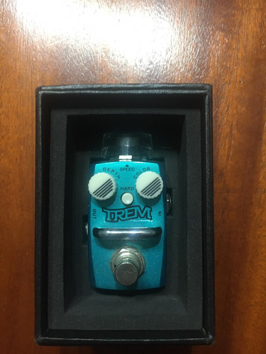 Pedal Hotone Trem Mini Tremolo Para Guitarra Color Celeste