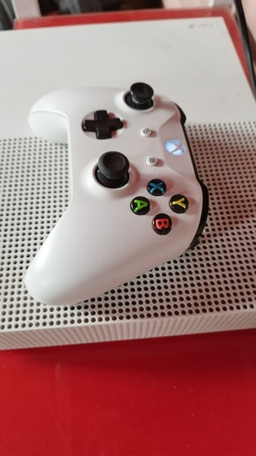 Xbox One S 1tb + 1 Control 