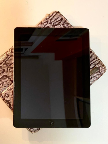 iPad  Apple  4th Generation A1459 9.7  16gb Preto