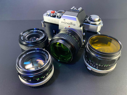 Câmera Analógica Minolta Xe-1 Com Kit De Lentes E Acessórios