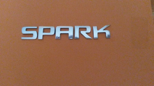 Emblema Spark Chevrolet  En Metal  Pulido Foto 2