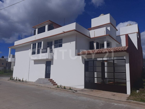 Casa En Venta, Fracc. Del Barro, San Cristobal De Las Casas