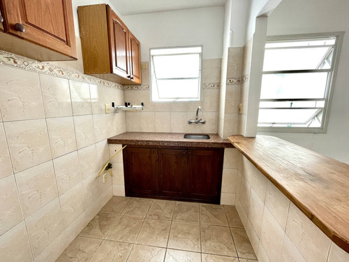 Venta De Apartamento Con 2 Dormitorios En Cordón Sur - Imagen 4