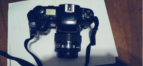 Maquina Foto Nikon F-601 35mm  Prof. Accesorio  Zoom 200m Op
