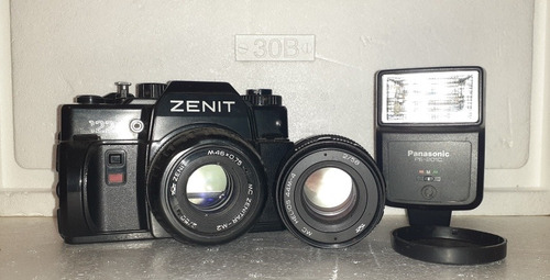 Camara Fotografica Zenit Con Flash Y Dos Lentes