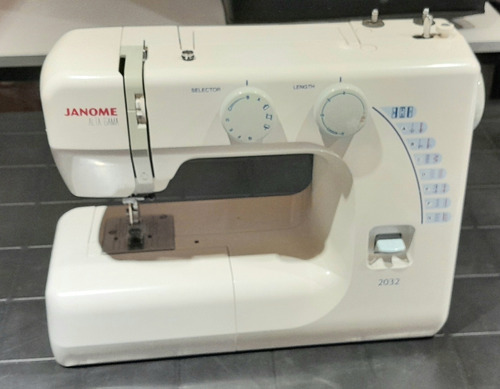 Maquina De Coser Janome 2032 Usada