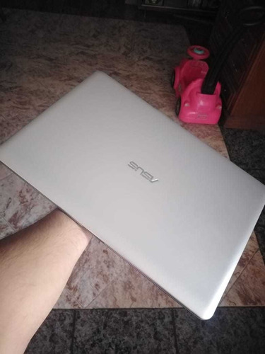Es Una Laptop Asus Vivobook 2022