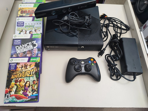 Microsoft Xbox 360 + Kinect E 4gb Standard Color Negro