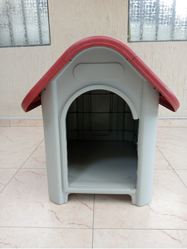Casa Para Mascotas Mediana En Plástico Ubicada En Bogota .