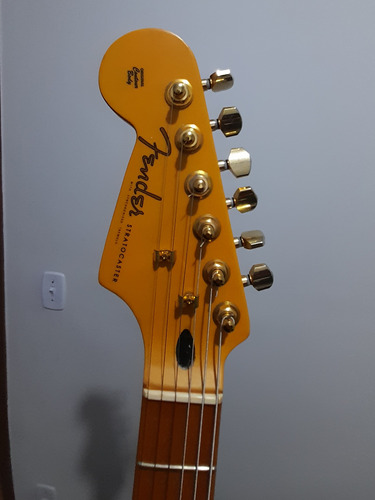 Guitarra Fender Chinesa Com Upgrades Canhota.