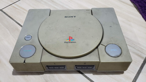 Playstation 1 Fat Só O Aparelho. O Leitor Não Leu Os Jogos. Tá Com Defeito. 45.  M52