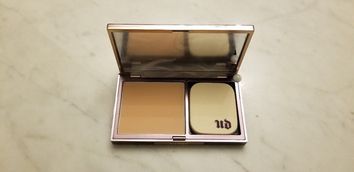 Urban Decay Naked  Powder Foundation  Medium Light Cool