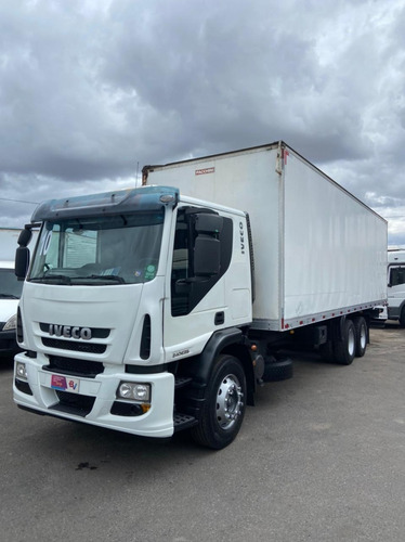 IVECO 240E25 ANO 2010/2010 BAÚ DE 9M COM AR CONDICIONADO